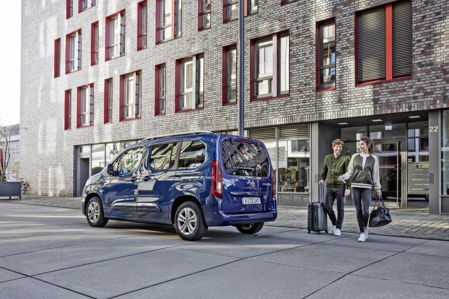  Toyota ProAce City Verso 2019 года  (EU) (фото 21 из 45)